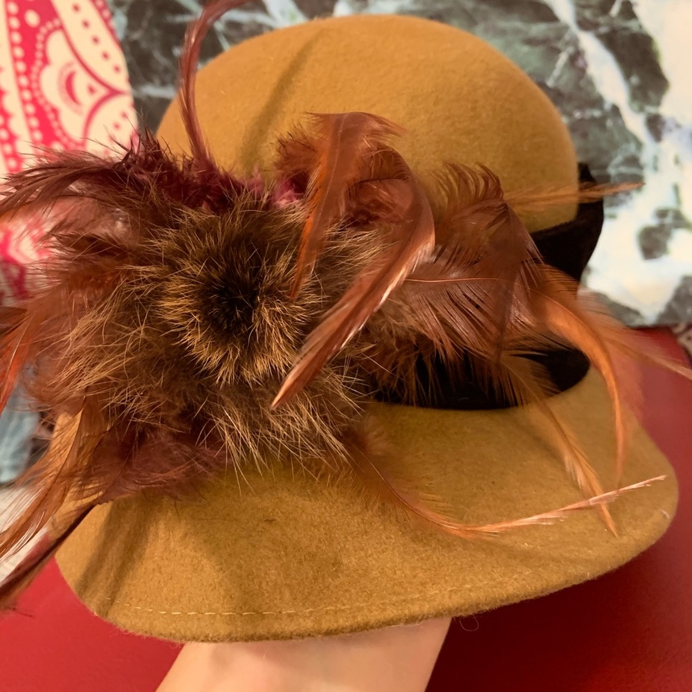 Vintage Italian velvet hat with feathers